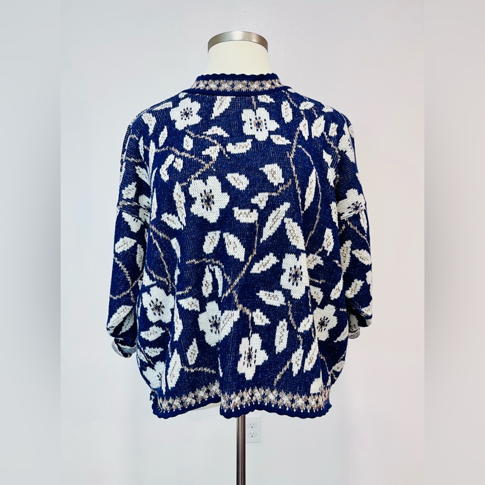 VTG 1990s Floral Blue Sweater